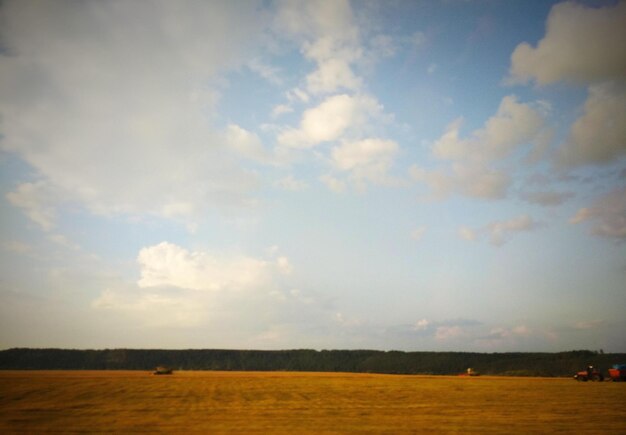 Photo scenic view of field against sky