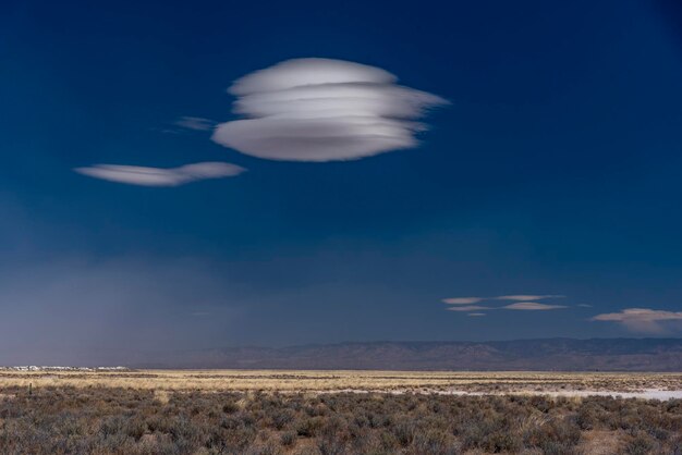 Foto vista panoramica del campo contro il cielo