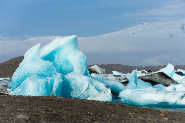 南アイスランド、旅行目的地の概念上の氷河ラグーン、Jokulsarlonの風光明媚なビュー