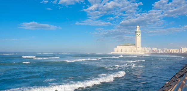 Photo scenic view of hassan ii mosque against blue sky