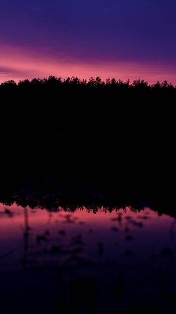 Foto vista panoramica del lago contro il cielo durante il tramonto