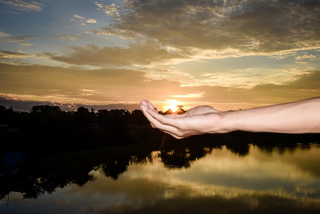 Photo scenic view of lake against sky during sunset