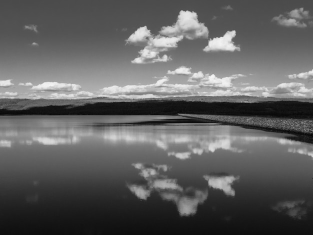 Photo scenic view of lake against sky