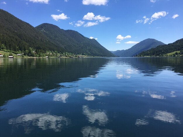 Photo scenic view of lake against sky