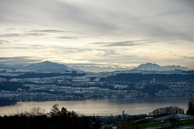 Photo scenic view of lake against sky