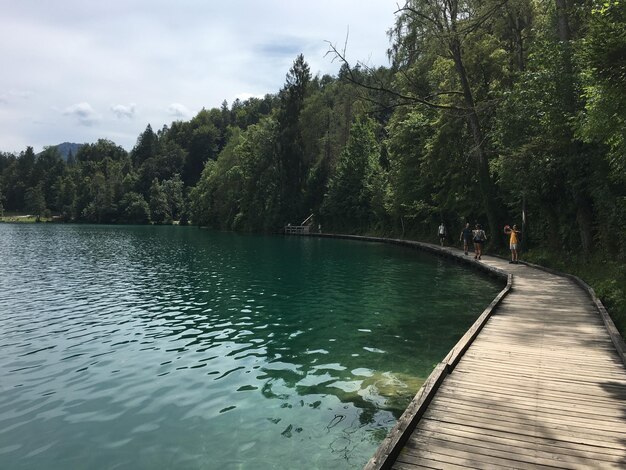 Photo scenic view of lake against sky