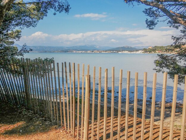 Foto vista panoramica del lago contro il cielo