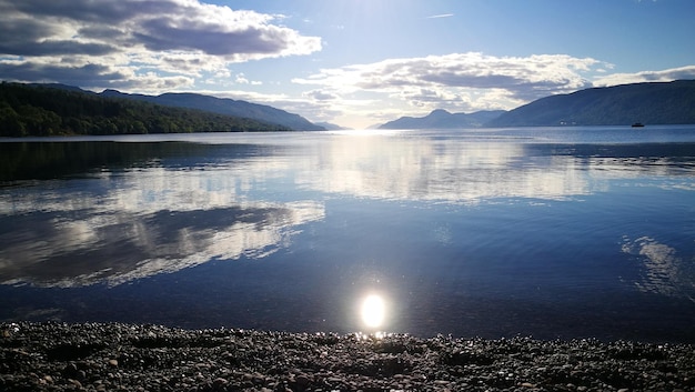 Photo scenic view of lake against sky