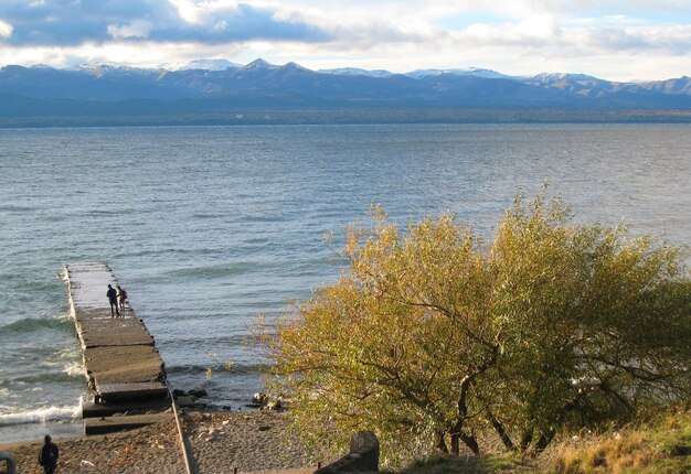 Photo scenic view of lake against sky