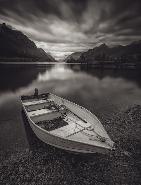 Photo scenic view of lake against sky