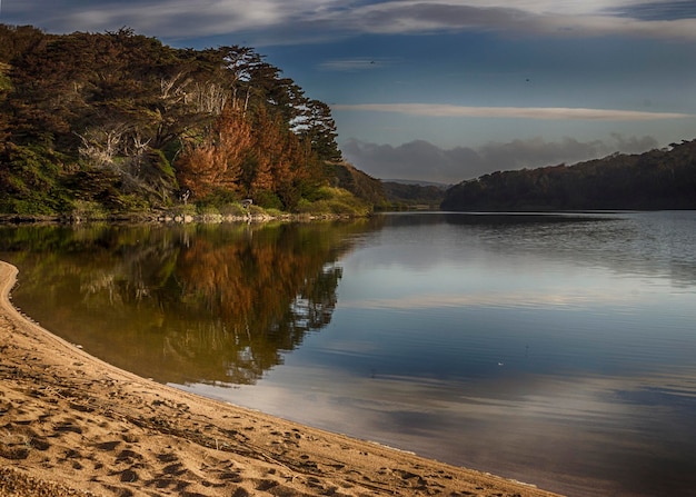 Photo scenic view of lake against sky