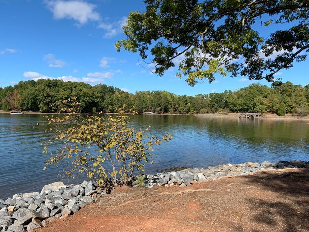 Photo scenic view of lake against sky