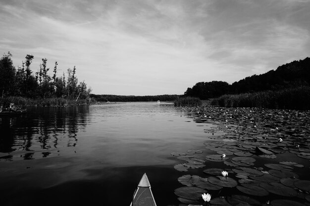 Photo scenic view of lake against sky