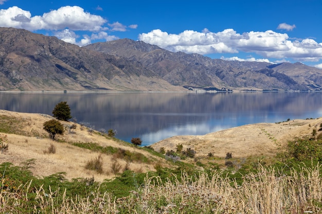 Scenic view of Lake Hawea