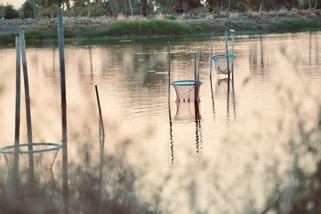 La vista panoramica del lago