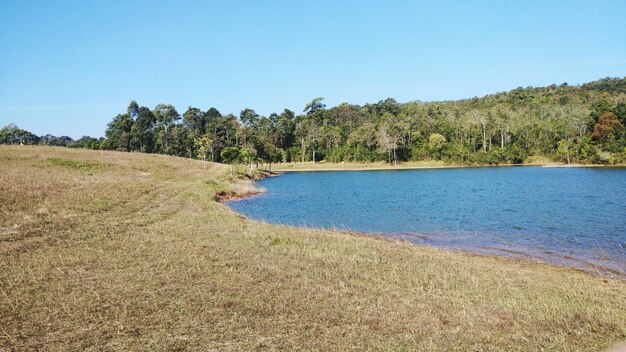 Photo scenic view of land against clear sky