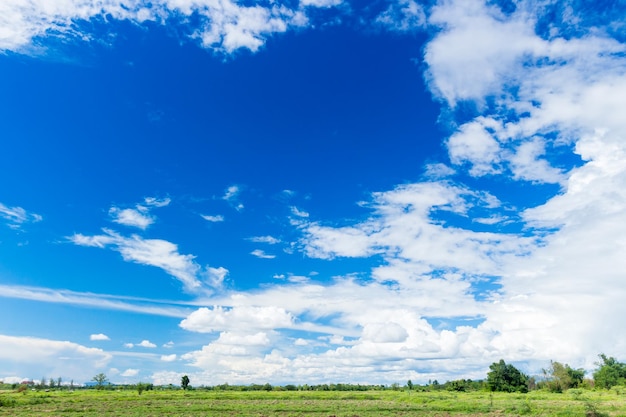 Photo scenic view of landscape against blue sky