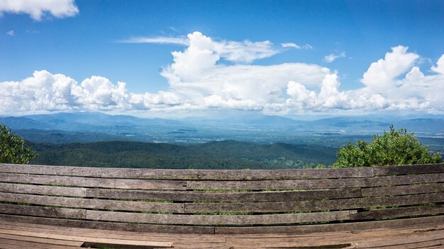 Photo scenic view of landscape against cloudy sky