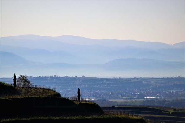 Foto vista panoramica del paesaggio e delle montagne sul cielo