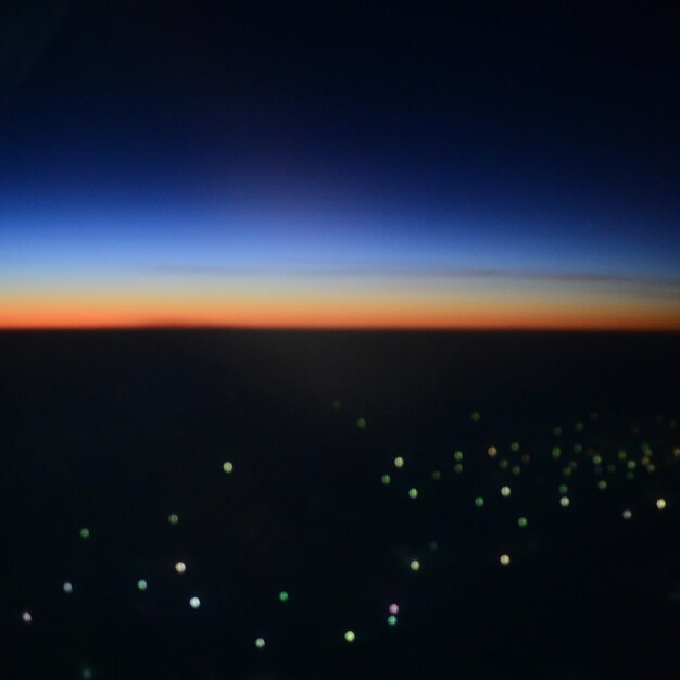 Foto la vista panoramica del paesaggio al tramonto