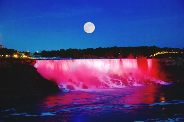 Photo scenic view of moon at night