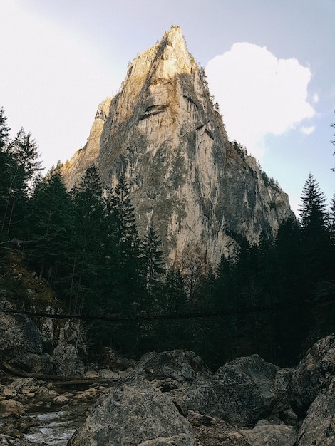 Foto la vista panoramica della montagna contro il cielo