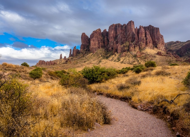 Photo scenic view of mountain against sky