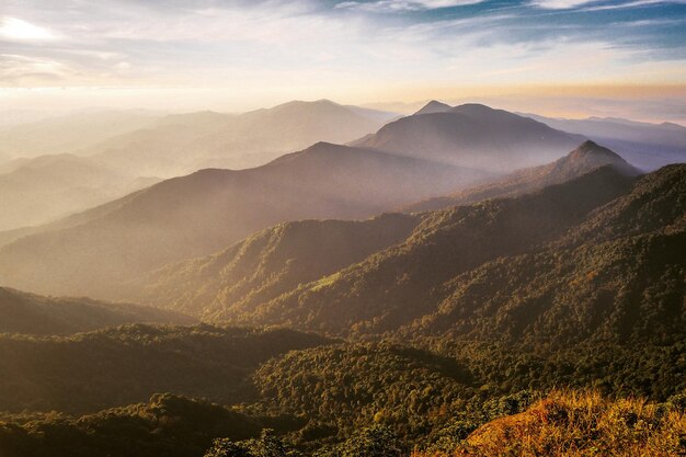 Photo scenic view of mountain range against sky