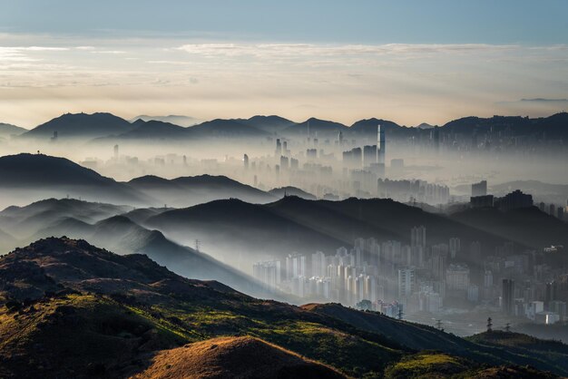 Photo scenic view of mountains against sky during sunrise