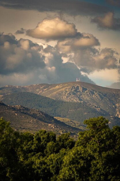 Photo scenic view of mountains against sky