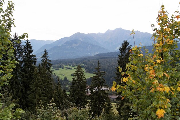 Photo scenic view of mountains against sky