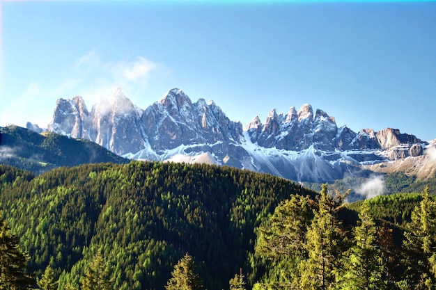 Foto la vista panoramica delle montagne contro il cielo