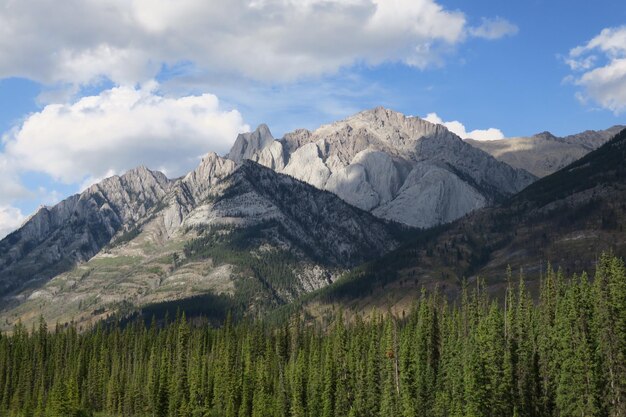 Photo scenic view of mountains against sky