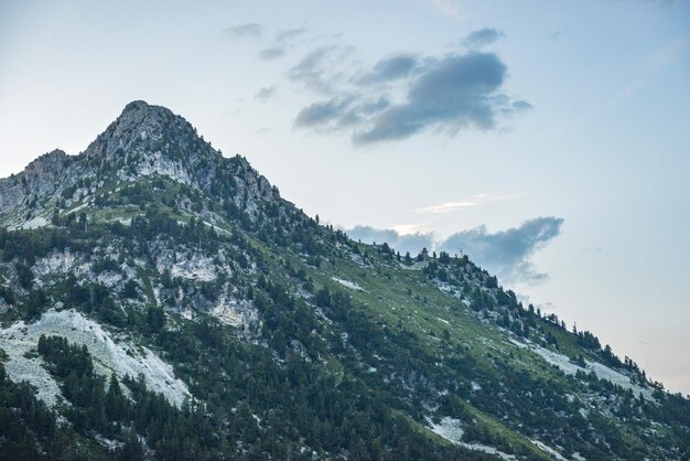 Photo scenic view of mountains against sky