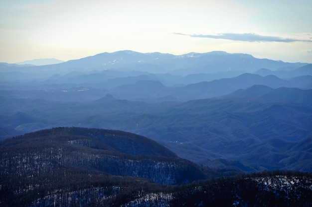 Photo scenic view of mountains against sky