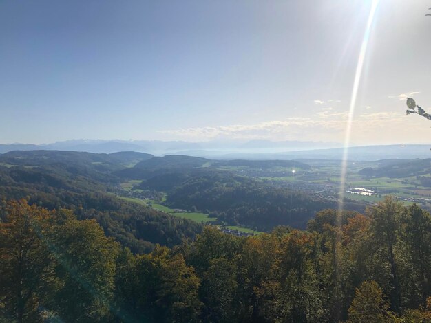 空の背景にある山の景色