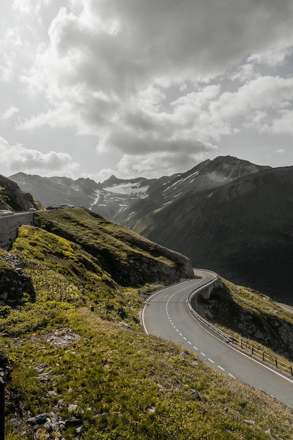 Photo scenic view of mountains against sky