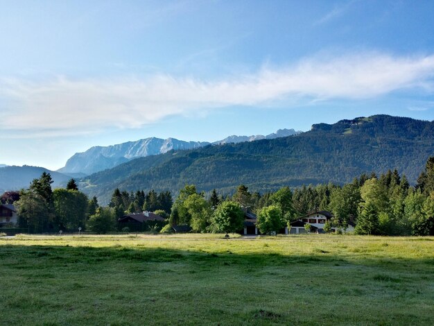 Photo scenic view on mountains against sky