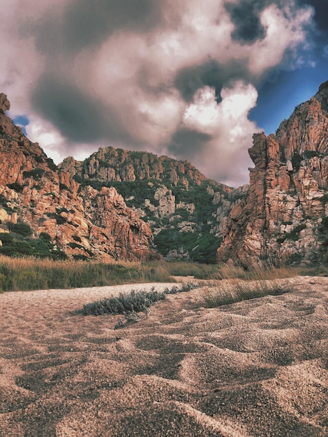 Foto la vista panoramica delle montagne contro il cielo