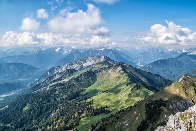 Photo scenic view of mountains against sky