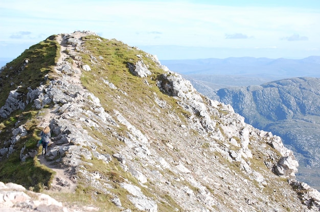 Photo scenic view of mountains against sky