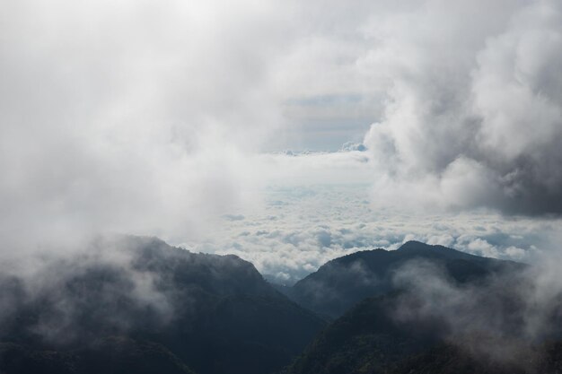 Photo scenic view of mountains against sky