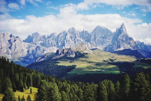 Photo scenic view of mountains against sky