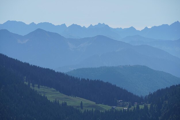 Photo scenic view of mountains against sky