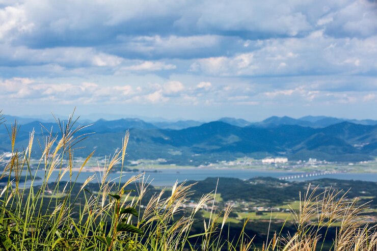 Photo 空の背景にある山の景色
