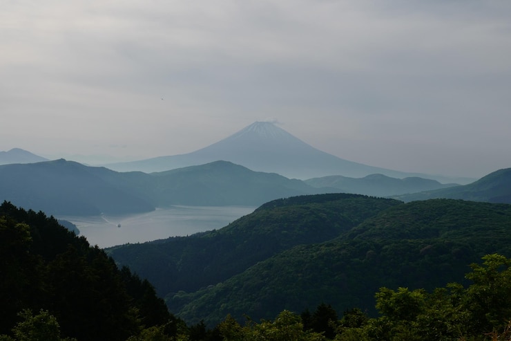 Photo 空の背景にある山の景色