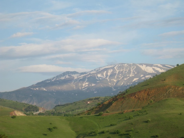 Photo scenic view of mountains against sky