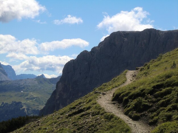 Foto la vista panoramica delle montagne contro il cielo