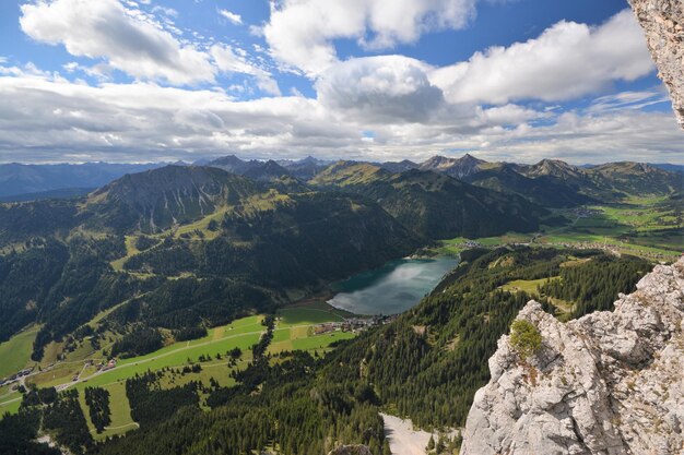 Foto la vista panoramica delle montagne contro il cielo