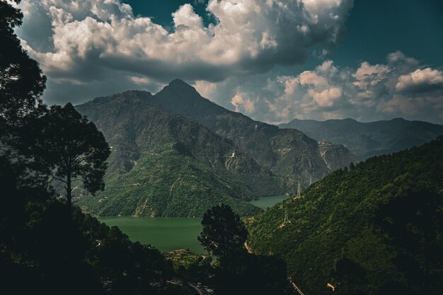 Photo scenic view of mountains against sky